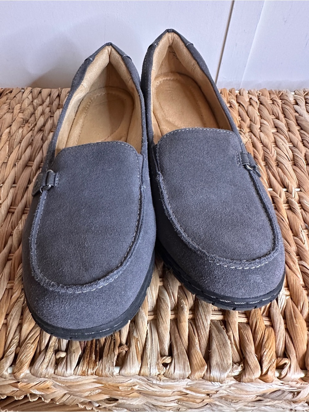 Naturalizer Gray Suede Slip-On Loafers size 10